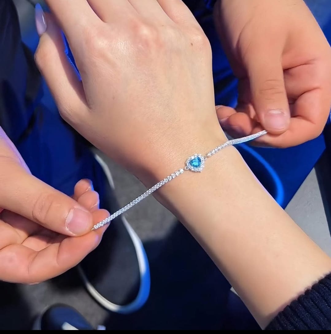 Elegant Ocean Blue Zirconic Heart Crystal Bracelet